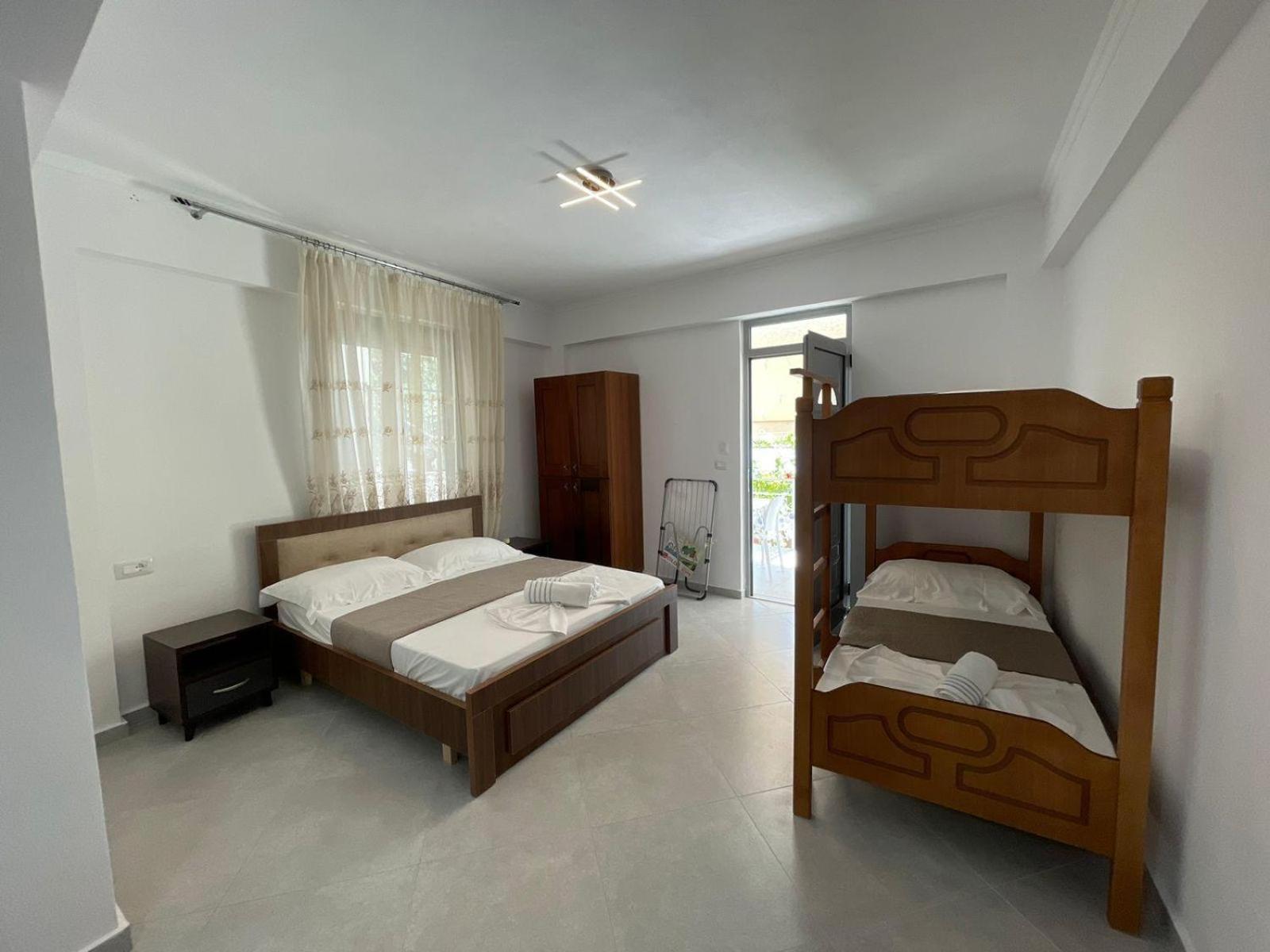 Qeparo View Rooms Bagian luar foto
