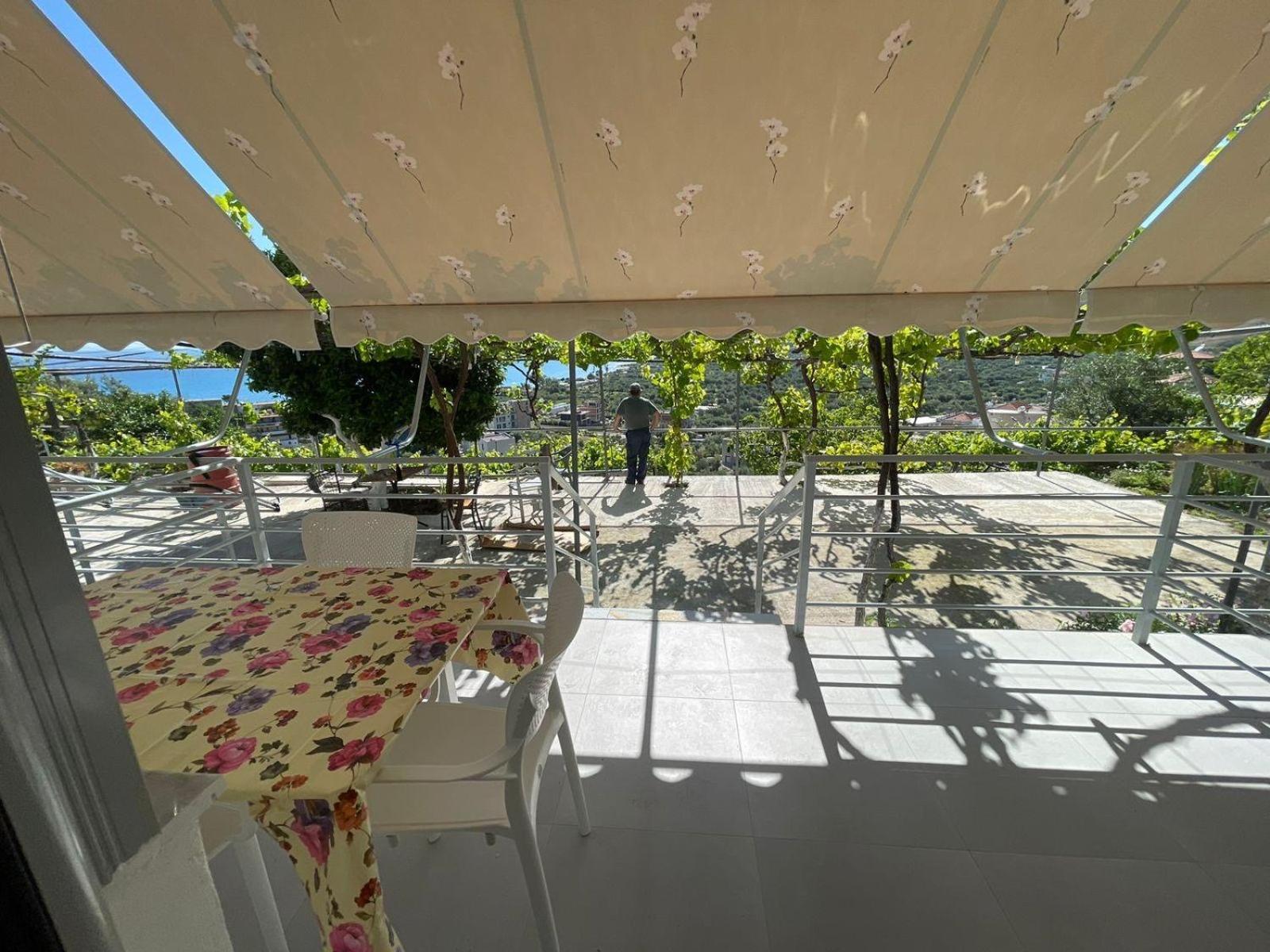 Qeparo View Rooms Bagian luar foto