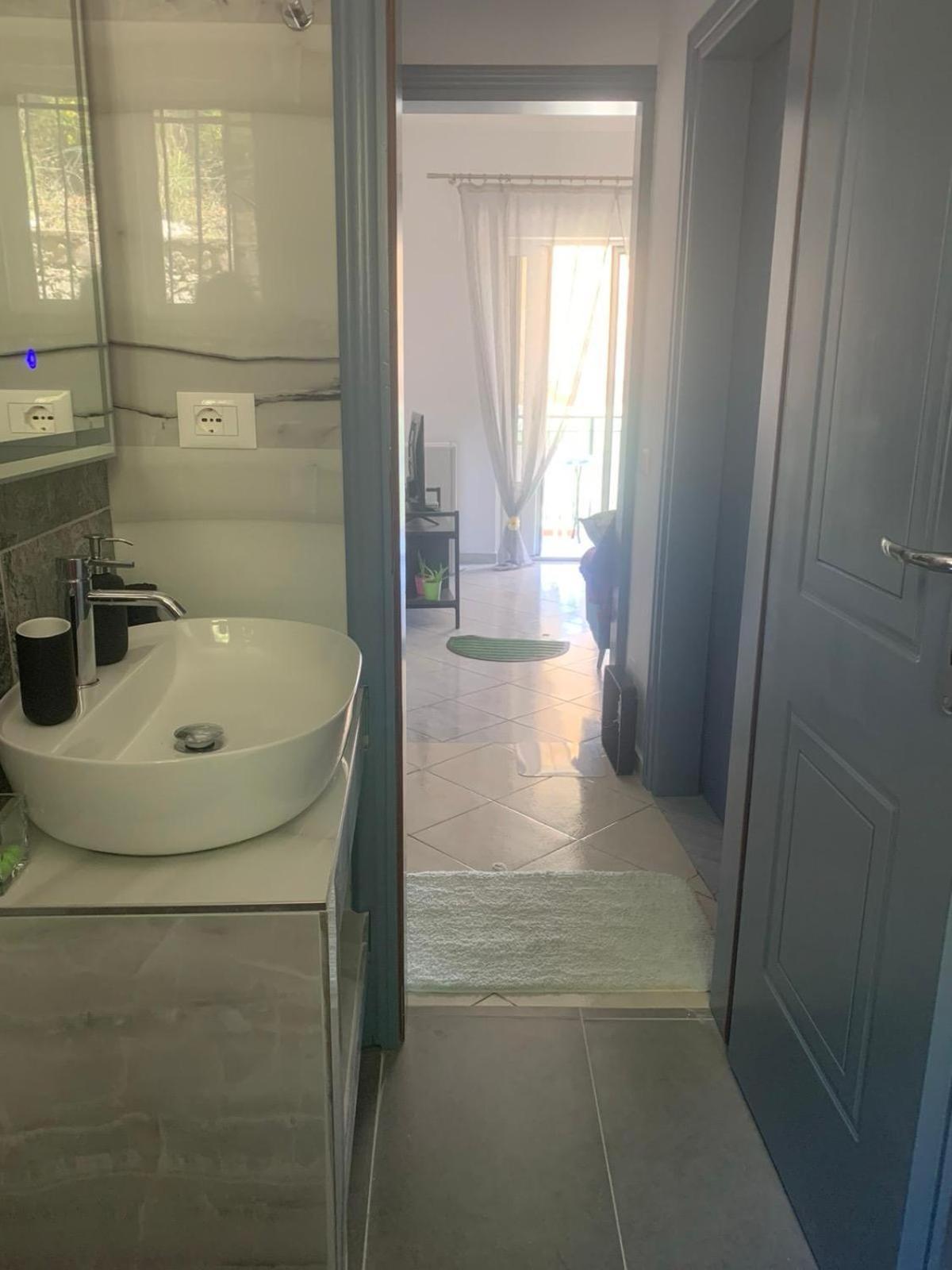 Qeparo View Rooms Bagian luar foto